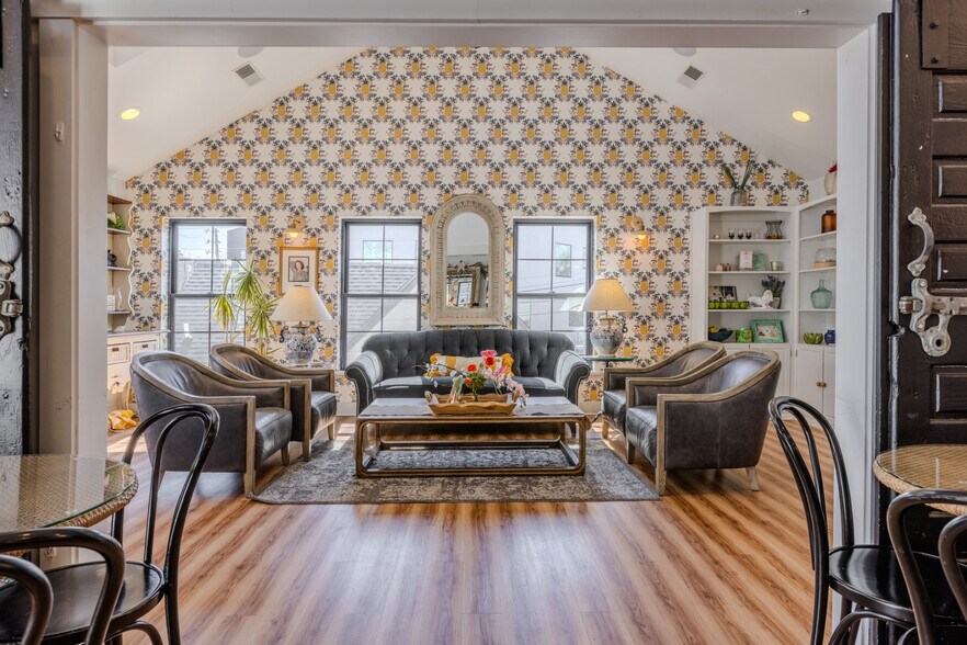 More Photos Of 6406 Cornell Ave, Indianapolis Freestanding For Sale