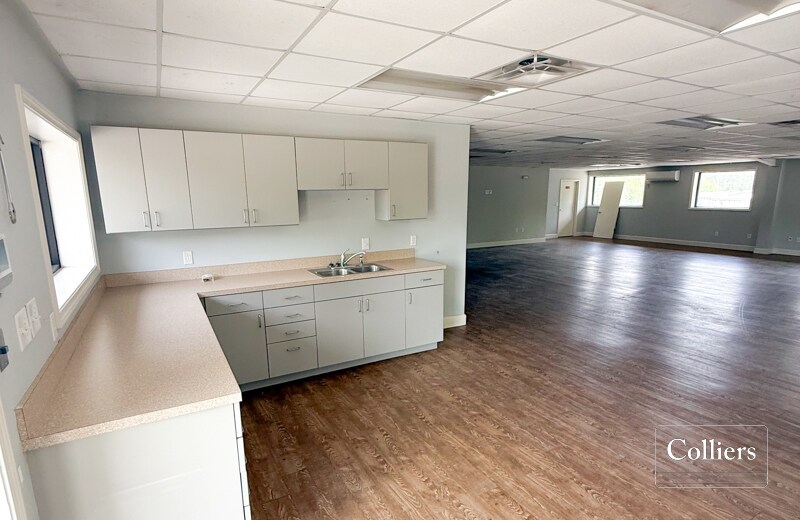 More Photos Of 3265 Associate Dr, North Charleston Warehouse For Lease