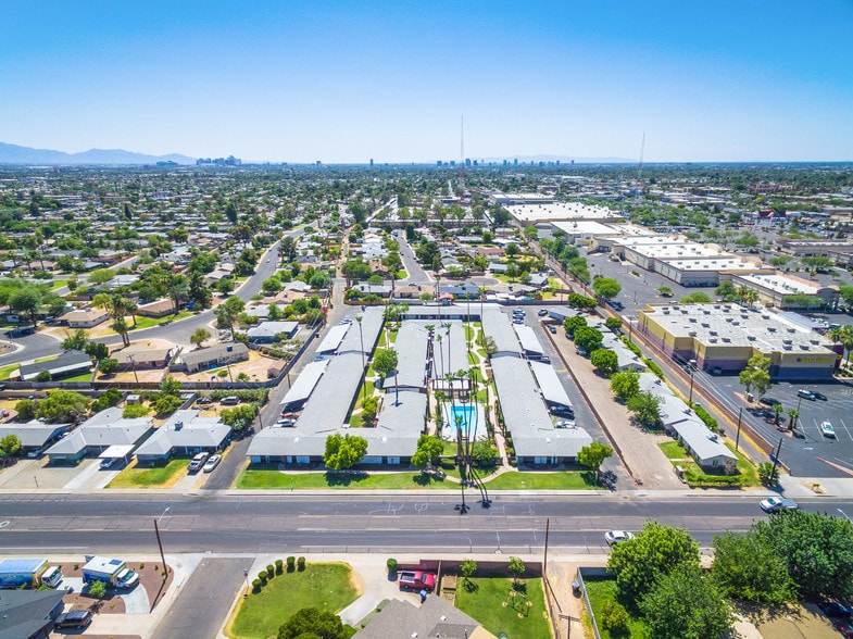 More Photos Of 2620 N 40th St, Phoenix Apartments For Sale