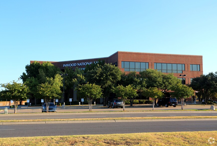 More Photos Of 2220 San Jacinto Blvd, Denton Office For Sale