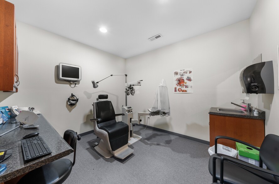 More Photos Of 200 W Weaver St, Carrboro Office For Sale