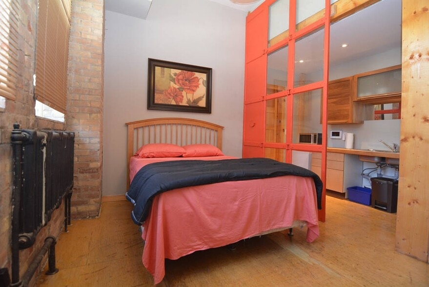 More Photos Of 2480 Dundas St W, Toronto Apartments For Sale