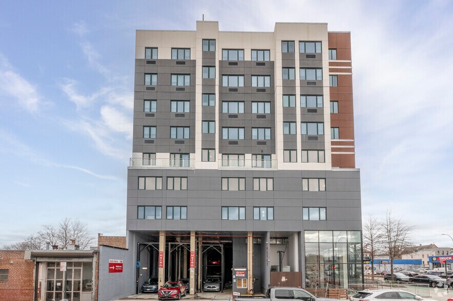 More Photos Of 822 4th Ave, Brooklyn Hotel For Lease