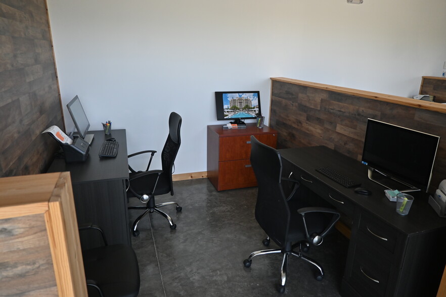 More Photos Of 3370 Rouse Rd, Orlando Storefront For Sale