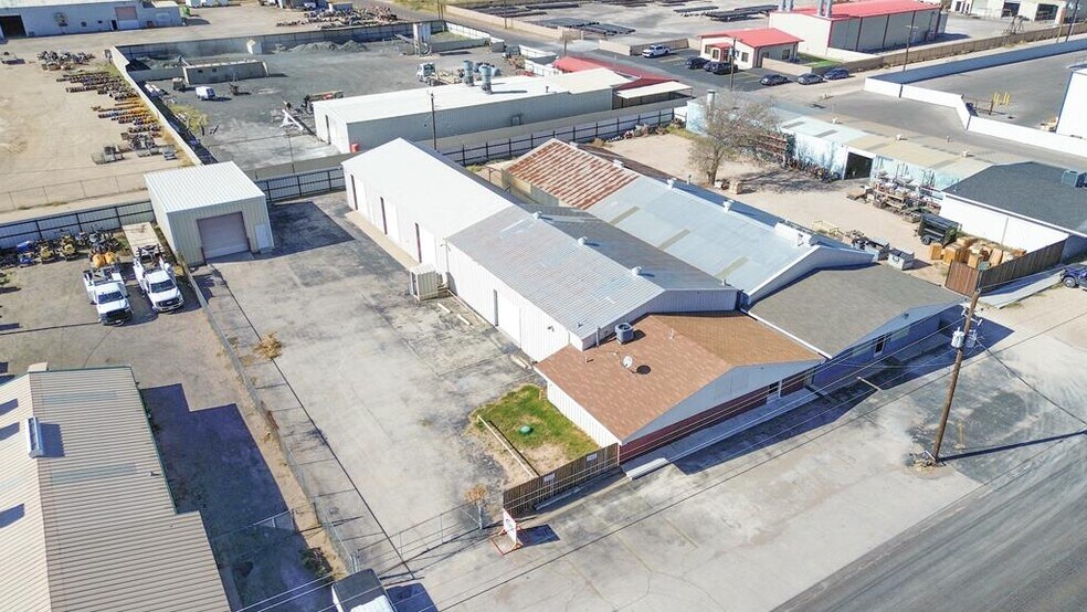 More Photos Of 3911 Brazos Ave, Odessa Warehouse For Sale