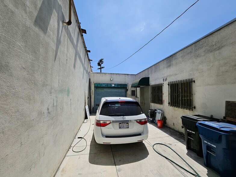 More Photos Of 6524 8th Ave, Los Angeles Warehouse For Lease