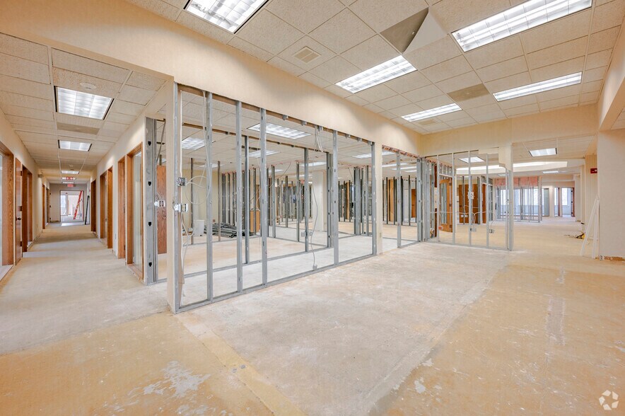 More Photos Of 22 Waterville Rd, Avon Medical For Sale