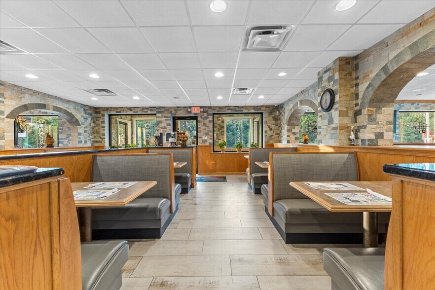More Photos Of 232 W Moorestown Rd, Wind Gap Restaurant For Sale