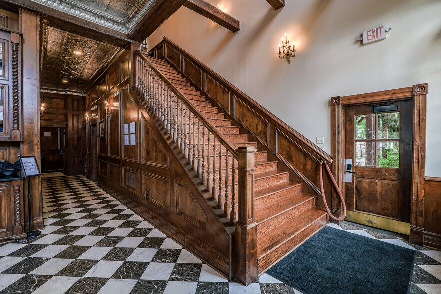 More Photos Of 119 N Main St, Jacksboro Hospitality For Sale