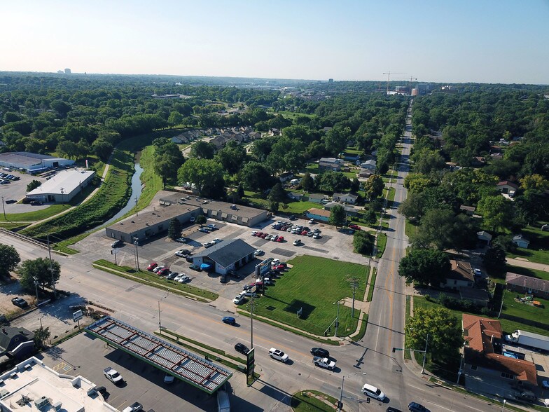 More Photos Of 8431 Blondo St, Omaha Auto Repair For Sale