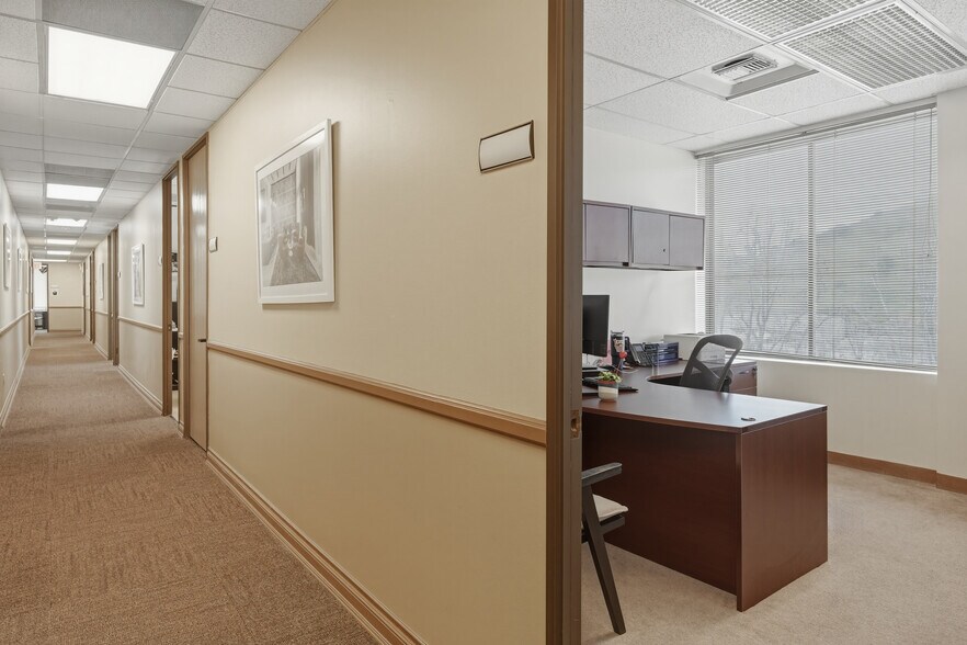 More Photos Of 10505 Sorrento Valley Rd, San Diego Office For Sale