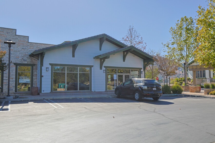 More Photos Of 29105-29125 Canwood St, Agoura Hills Restaurant For Lease