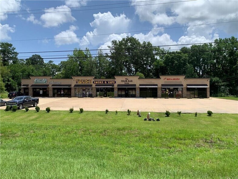 More Photos Of 5120 Monroe Hwy, Ball General Retail For Lease