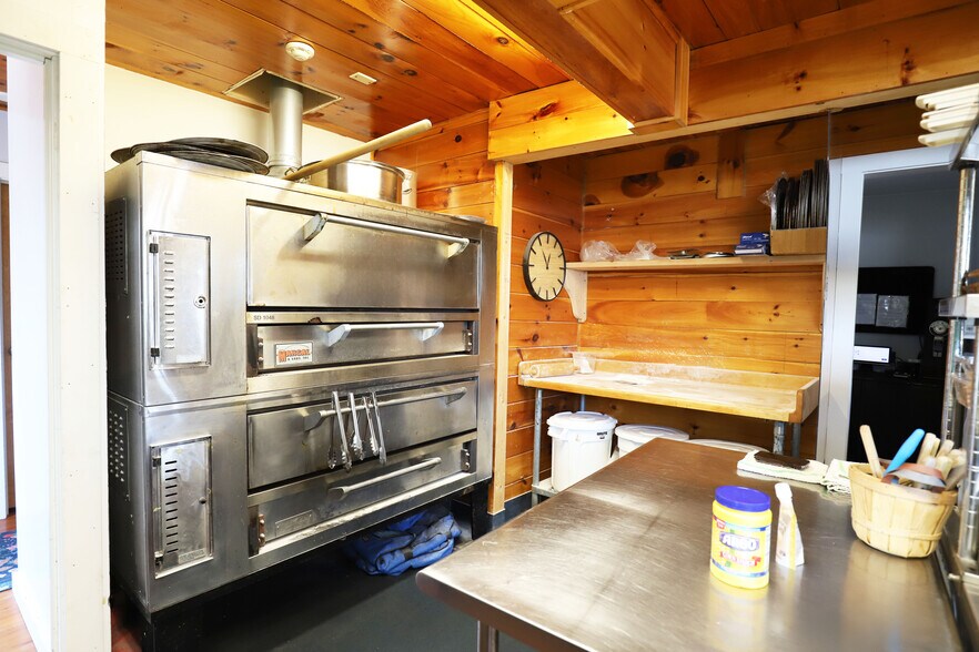 More Photos Of 87 Water St, Woods Hole Storefront Retail Office For Sale