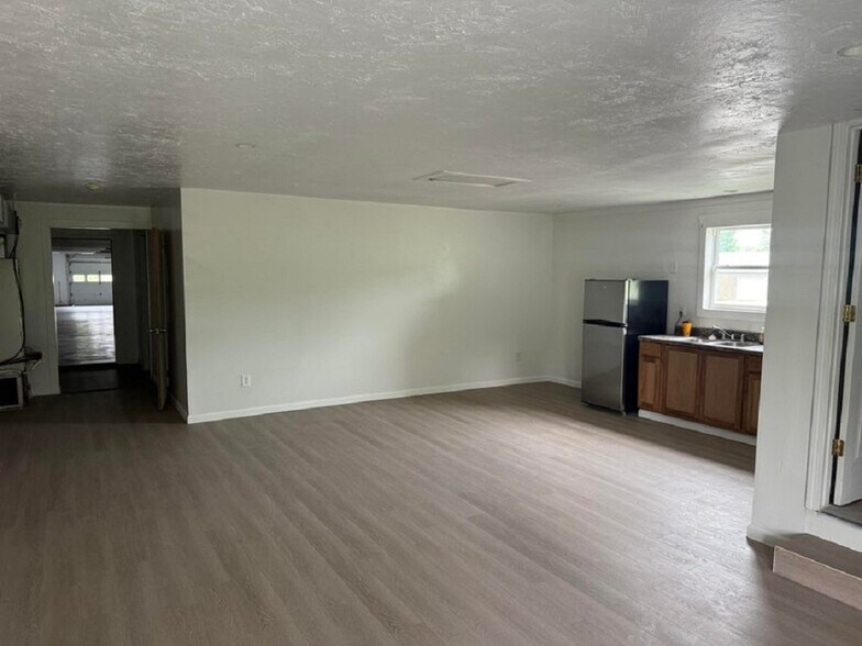 More Photos Of 4359 US Highway 160, West Plains General Retail For Sale