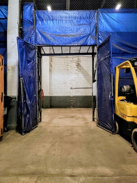 More Photos Of 210 42nd St, Brooklyn Warehouse For Lease