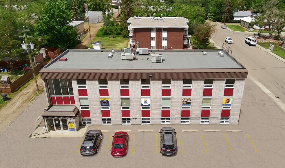 Primary Photo Of 601 7 St E, Drumheller Office For Sale
