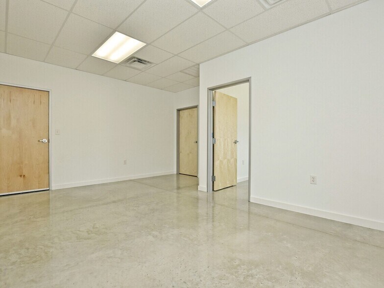 More Photos Of 401 S Chitalpa St, Leander Unknown For Lease