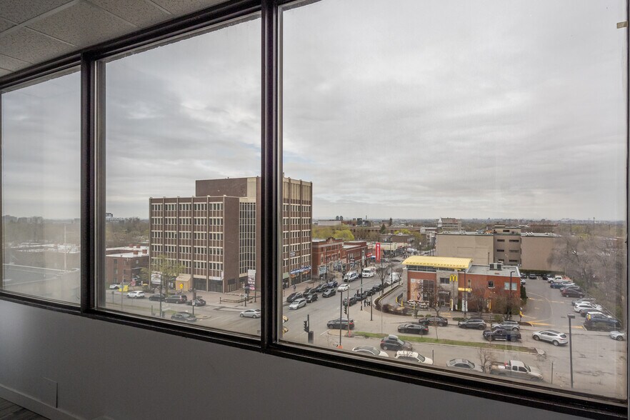 More Photos Of 5881-5889 Ch de la Côte-des-Neiges, Montréal Medical For Lease
