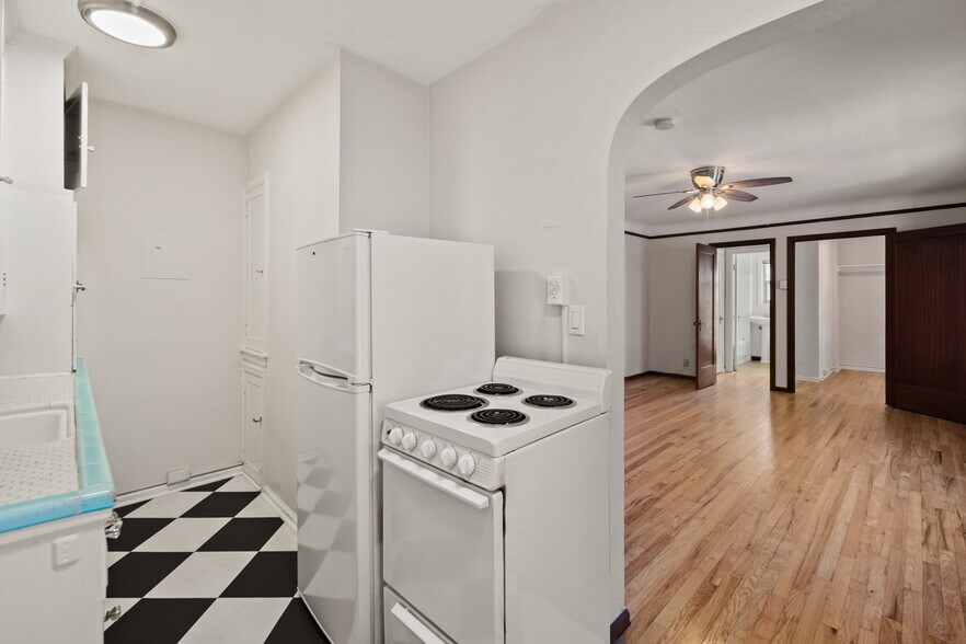 More Photos Of , Seattle Multifamily For Sale