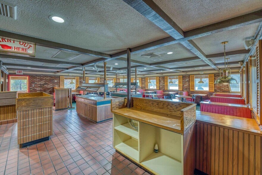 More Photos Of 238 Meadow St, Littleton Freestanding For Sale