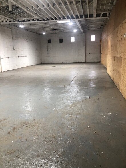 More Photos Of 1066-1068 39th St, Brooklyn Service For Lease