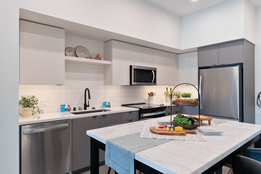 More Photos Of 251 6th St, Sacramento Apartments For Lease