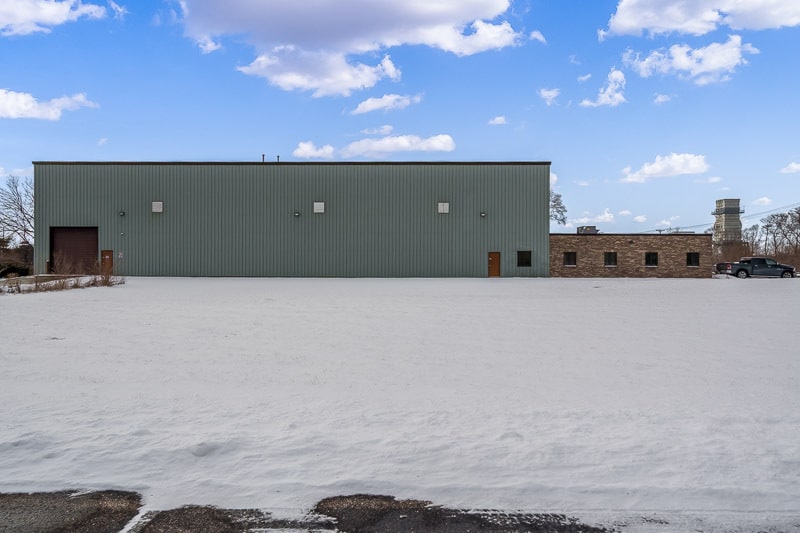 More Photos Of 139 Harrison Ave, Rockford Warehouse For Sale