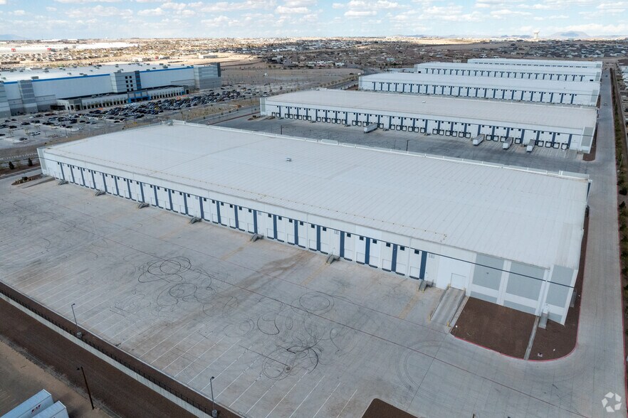 More Photos Of 12100 Emerald Pass Ave, El Paso Distribution For Lease