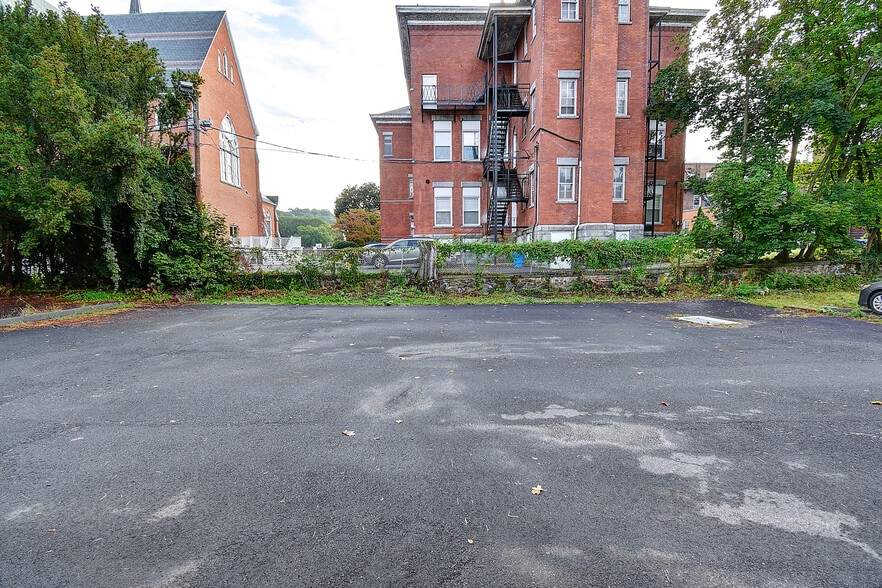 More Photos Of 201 Meadow St, Naugatuck Office For Sale