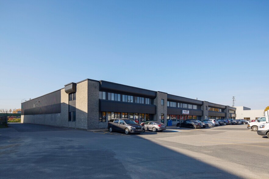 More Photos Of 667 Giffard, Longueuil Flex For Lease