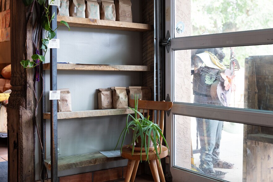 More Photos Of 442 High St, Lyons Restaurant For Sale