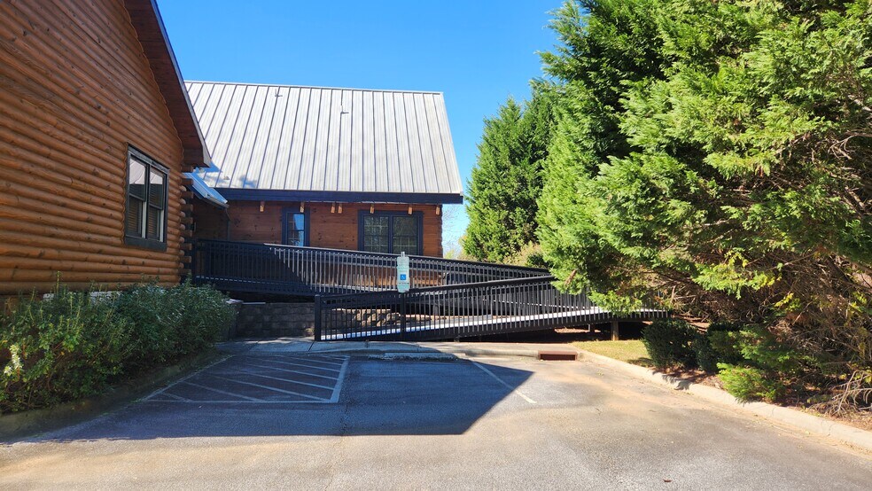 More Photos Of 163 Absher Park, Statesville Medical For Sale