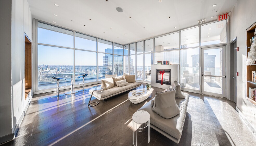 More Photos Of 75 Wall St, New York Hotel For Sale