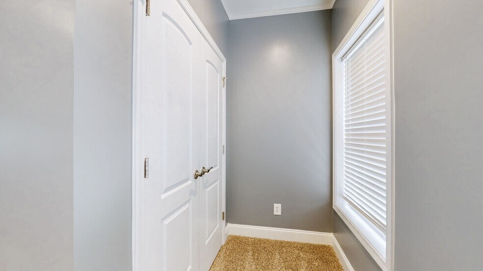 More Photos Of 239 Veterans Pky, Murfreesboro Office For Sale