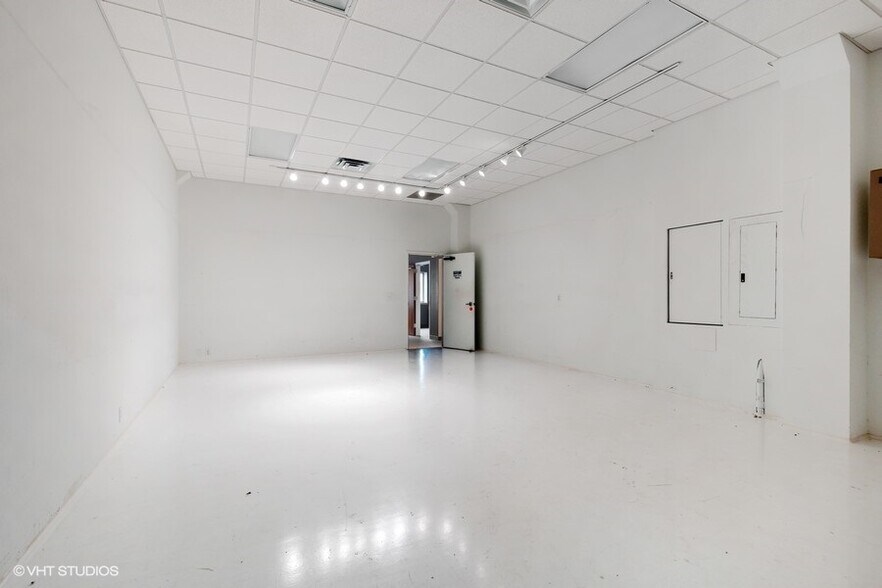 More Photos Of 454 County Rd V V, Somerset Manufacturing For Sale