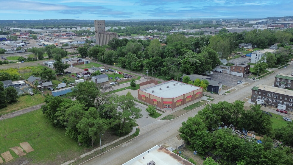 More Photos Of 2601 N 16th St, Omaha Freestanding For Sale