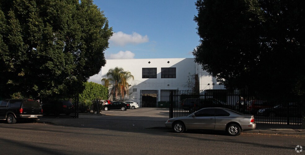 Primary Photo Of 1655 E 14th St, Los Angeles Warehouse For Lease