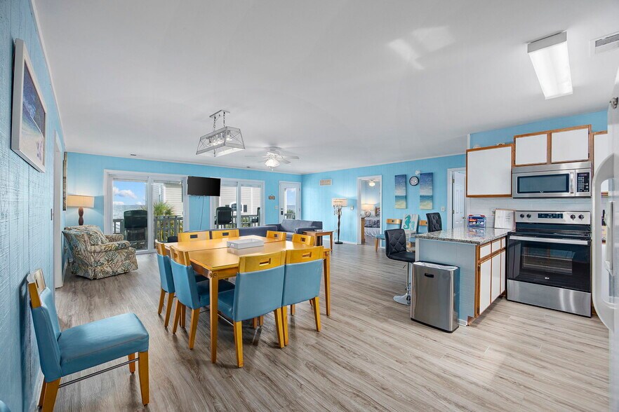 More Photos Of 412 S Seaside Dr, Surfside Beach Multifamily For Sale