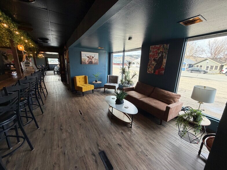 More Photos Of 1111 E Park Ave, Anaconda Restaurant For Sale