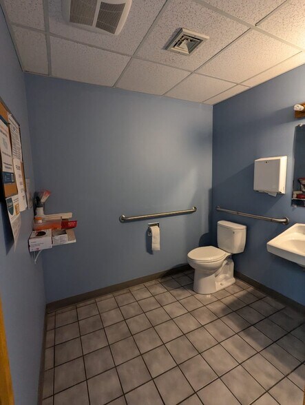 More Photos Of 1445 Wampanoag Trl, Riverside Office For Sale