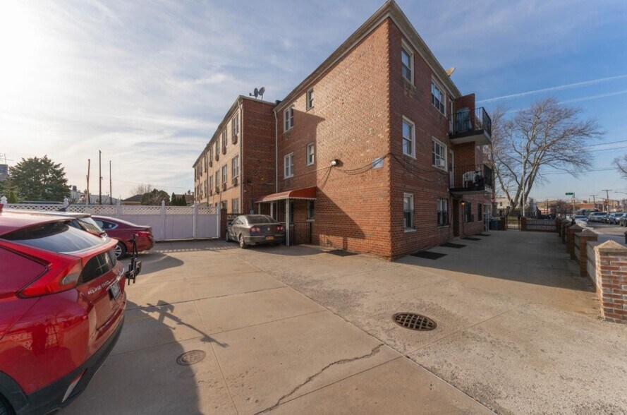 More Photos Of 7962 68th Ave, Middle Village Apartments For Sale