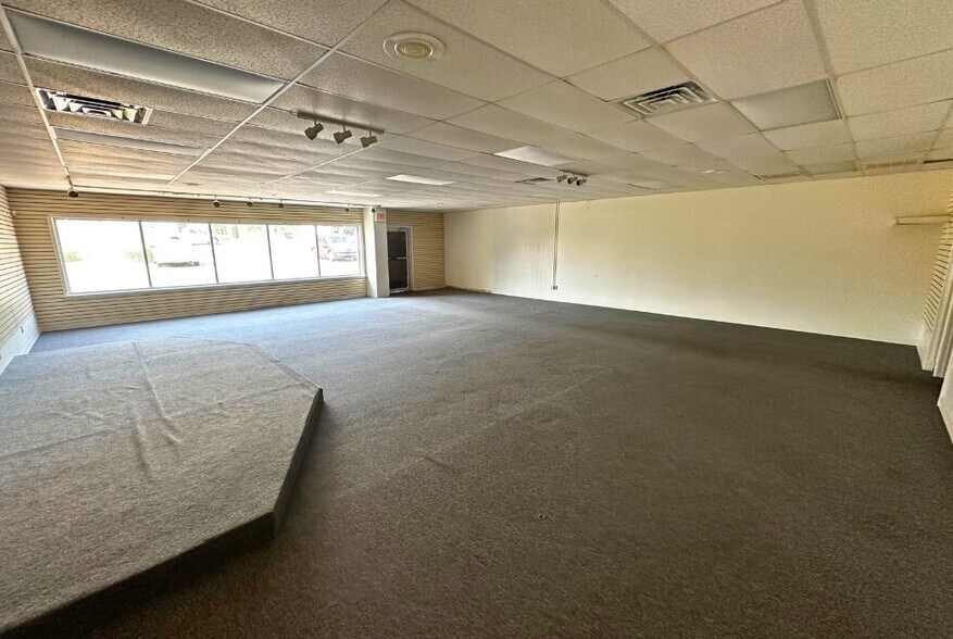 More Photos Of 1012 Whitehall Rd, Anderson Freestanding For Lease