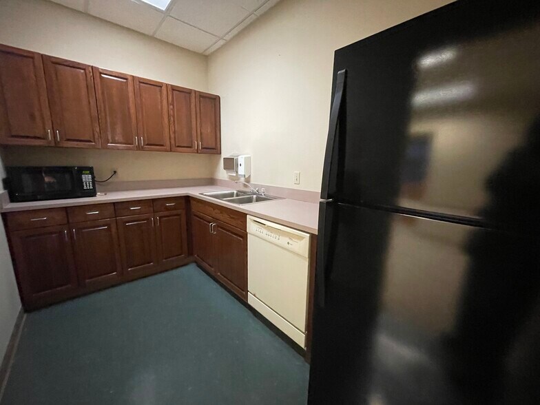 More Photos Of 5220 N Hwy 167, Catoosa Freestanding For Sale