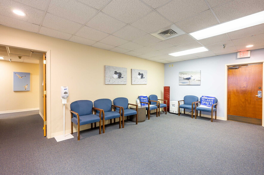 More Photos Of 6719 Gall Blvd, Zephyrhills Medical For Sale