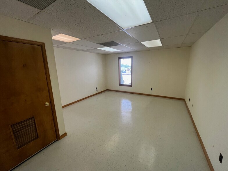 More Photos Of 3730 Sinton Rd, Colorado Springs Office For Sale