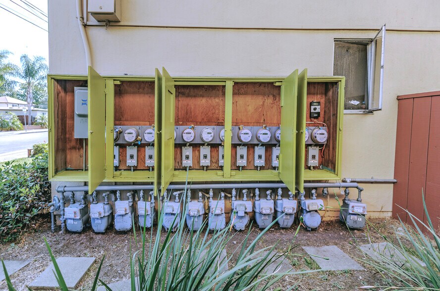 More Photos Of , Redwood City Multifamily For Sale