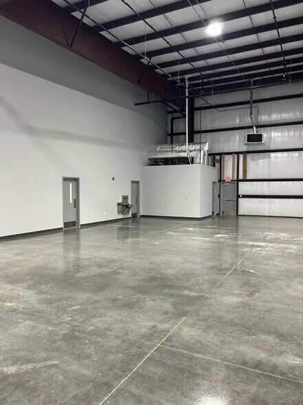 More Photos Of 287 Albano Dr, Springdale Warehouse For Lease