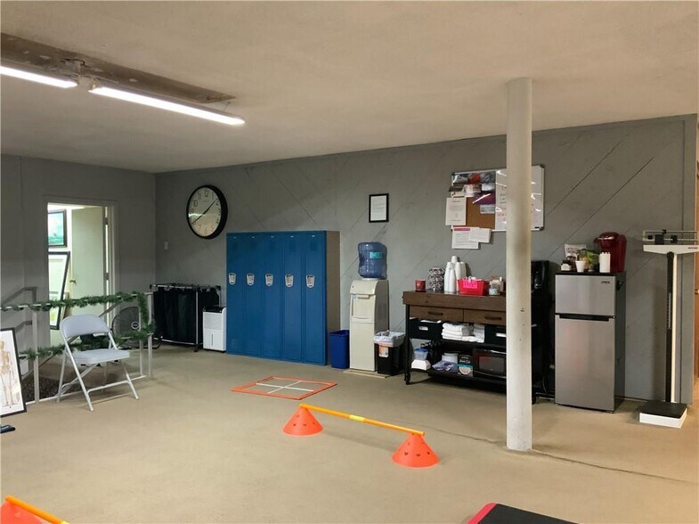 More Photos Of 2001 S Staples St, Corpus Christi Office For Sale