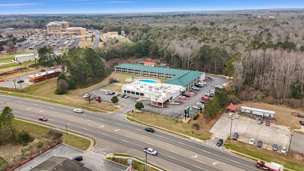 More Photos Of 1205 S Martin Luther King Blvd, Americus Hotel For Sale